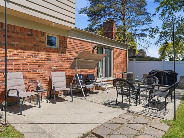 4112 Thorney Drive, Shelby Twp, MI 48316