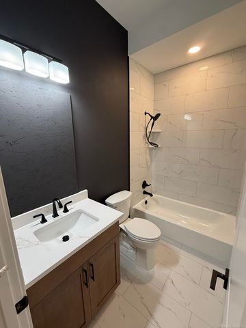 14004 Quail View Drive, Washington Twp, MI 48094