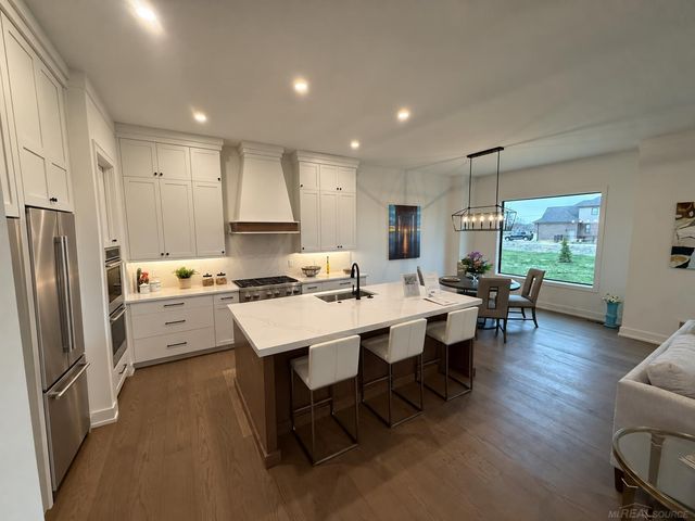 14004 Quail View Drive, Washington Twp, MI 48094