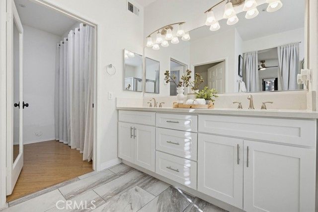 6 Idyllwild 10, Irvine, CA 92602