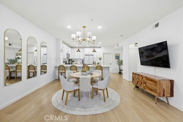 6 Idyllwild 10, Irvine, CA 92602