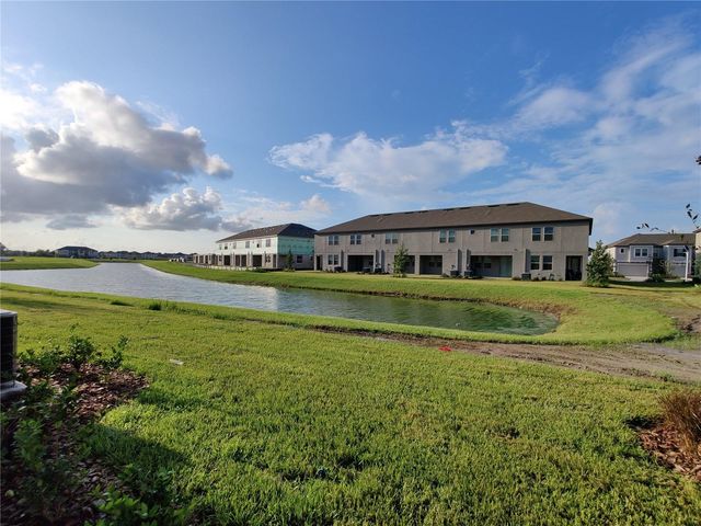 31576 BLUE PASSING LOOP, Wesley Chapel, FL 33545