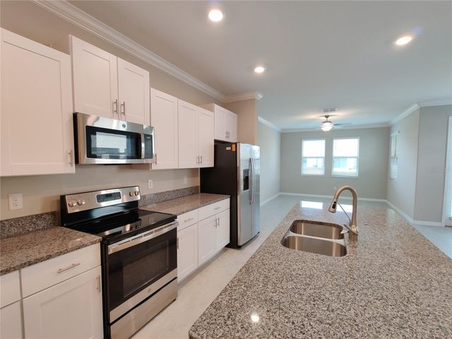 31576 BLUE PASSING LOOP, Wesley Chapel, FL 33545