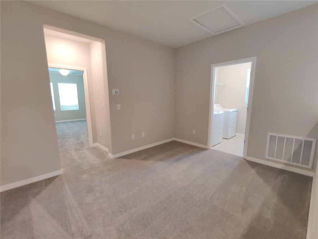 Image 12 of property listing at 31576 BLUE PASSING LOOP, Wesley Chapel, FL 33545