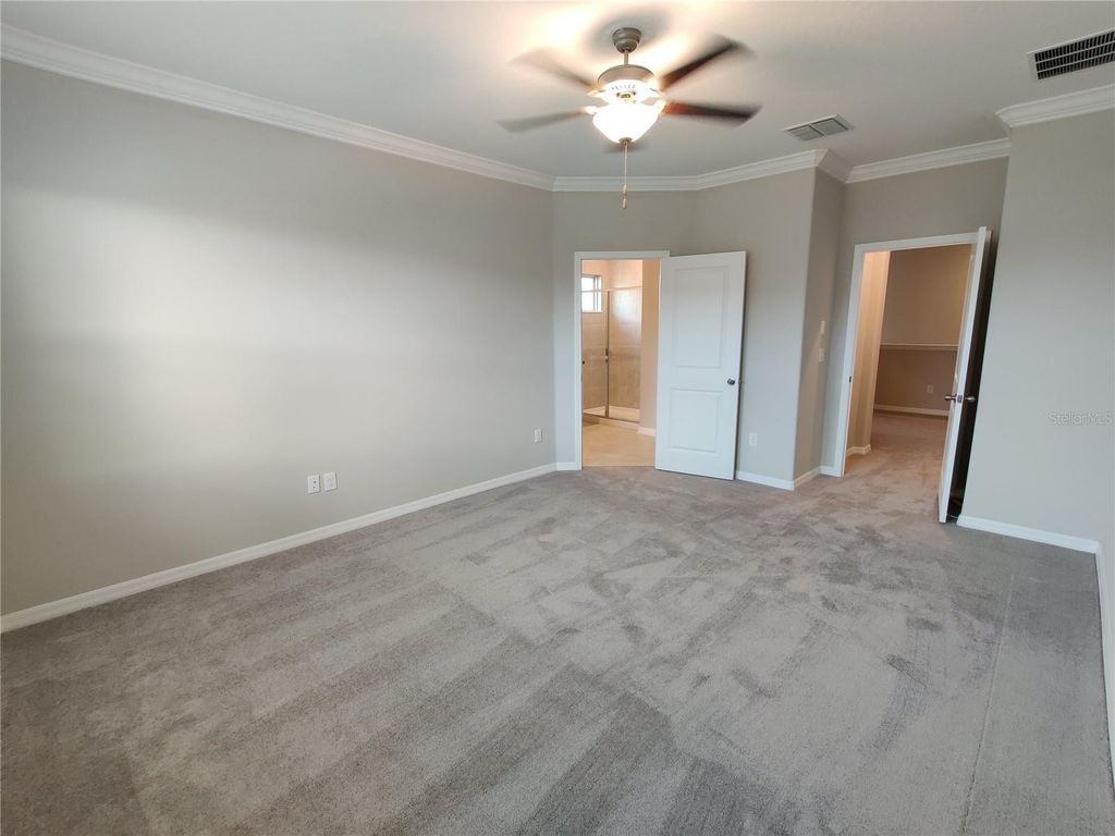 Image 14 of property listing at 31576 BLUE PASSING LOOP, Wesley Chapel, FL 33545