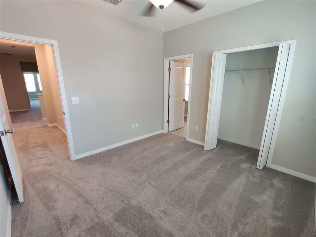 Image 16 of property listing at 31576 BLUE PASSING LOOP, Wesley Chapel, FL 33545