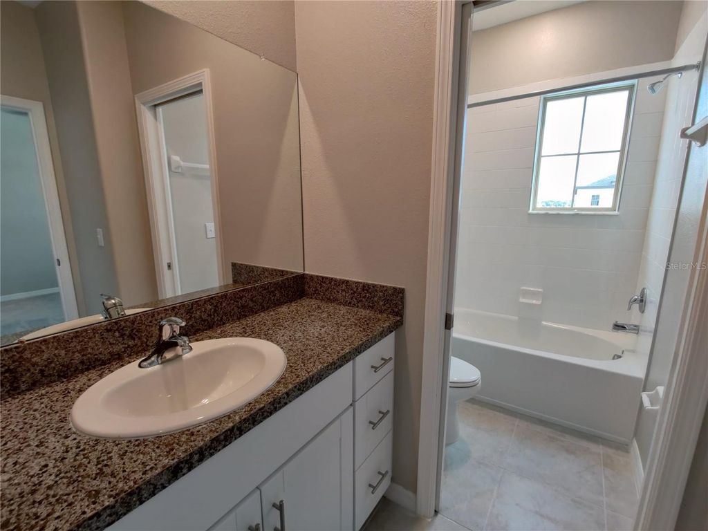 Image 20 of property listing at 31576 BLUE PASSING LOOP, Wesley Chapel, FL 33545