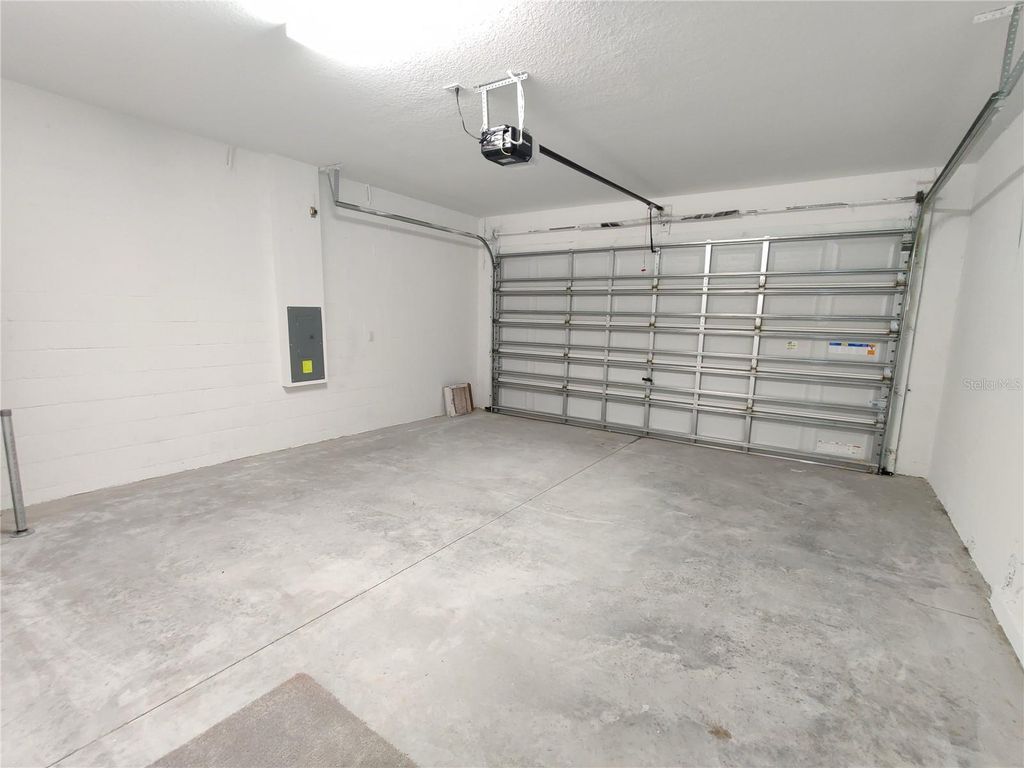 Image 24 of property listing at 31576 BLUE PASSING LOOP, Wesley Chapel, FL 33545