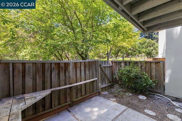401 Old Orchard Ct, Danville, CA 94526