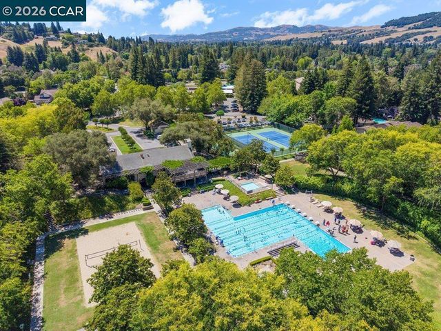401 Old Orchard Ct, Danville, CA 94526