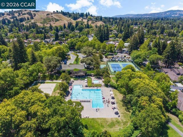 401 Old Orchard Ct, Danville, CA 94526