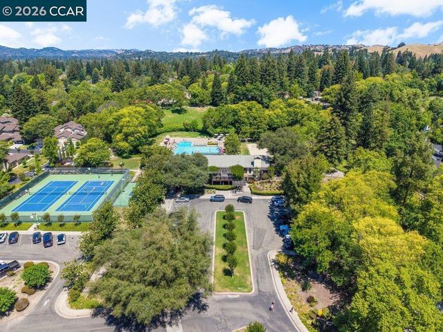 401 Old Orchard Ct, Danville, CA 94526