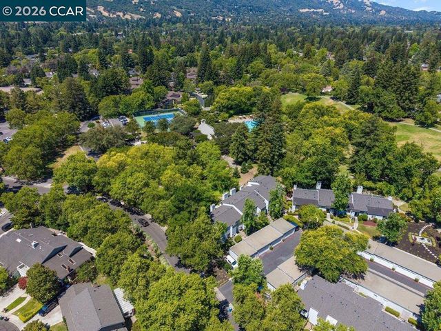 401 Old Orchard Ct, Danville, CA 94526