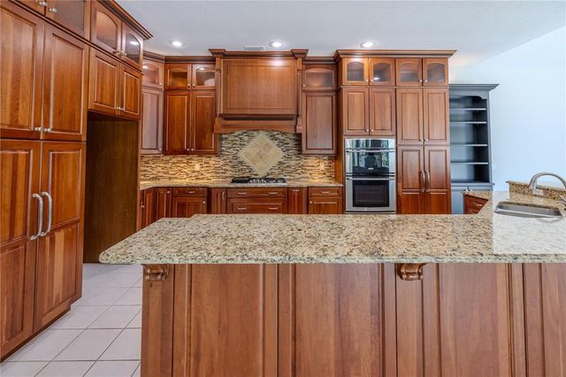 9159 HIGHLAND RIDGE WAY, Tampa, FL 33647