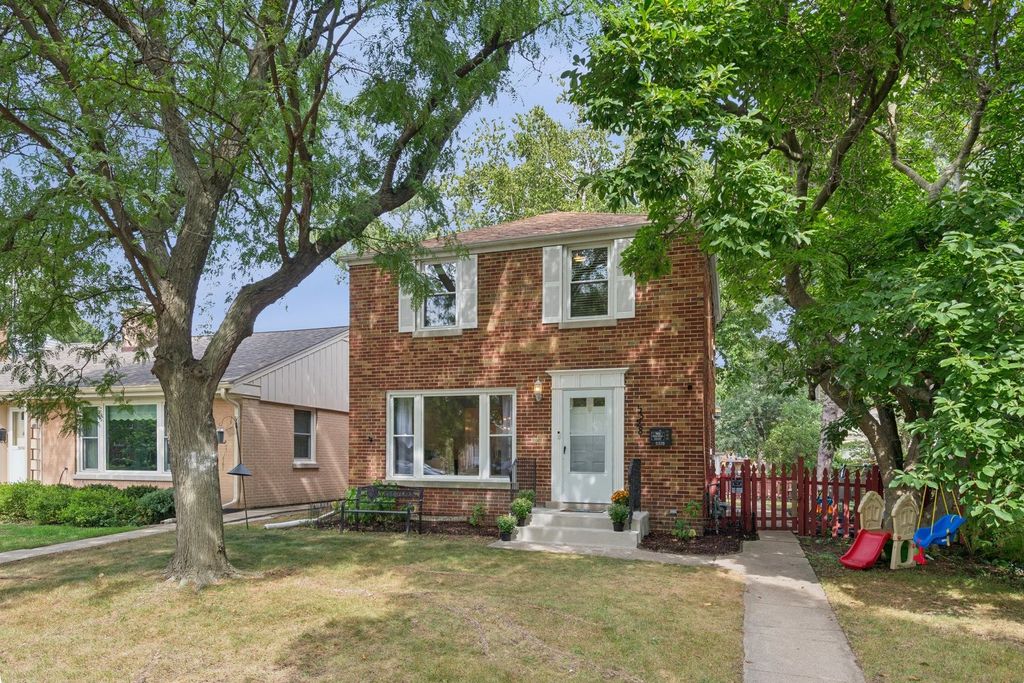 5328 Davis Street, Skokie, IL 60077