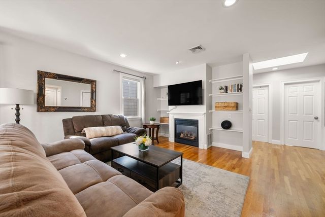 30 Sackville Street 2, Boston, MA 02129