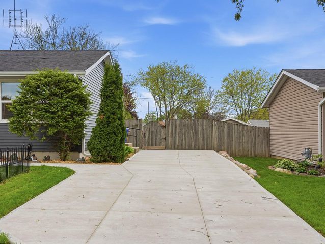 5316 66th PLACE, Kenosha, WI 53142