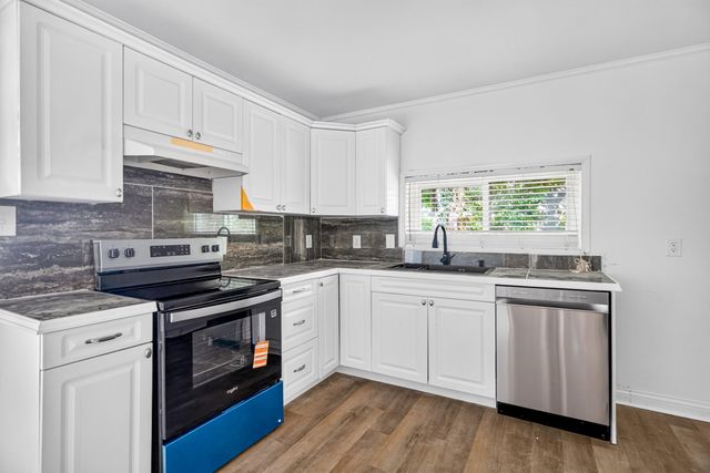 6937 N Main Street 6937 N Main Street, Dayton, OH 45415