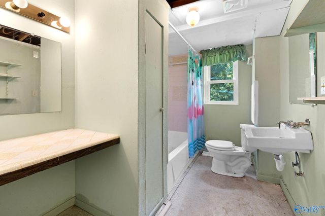 312 North Edmondson, Albertville, AL 35950