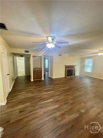 9 Cromwell Place, Savannah, GA 31410