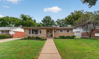 863 S Cedar Avenue, Elmhurst, IL 60126