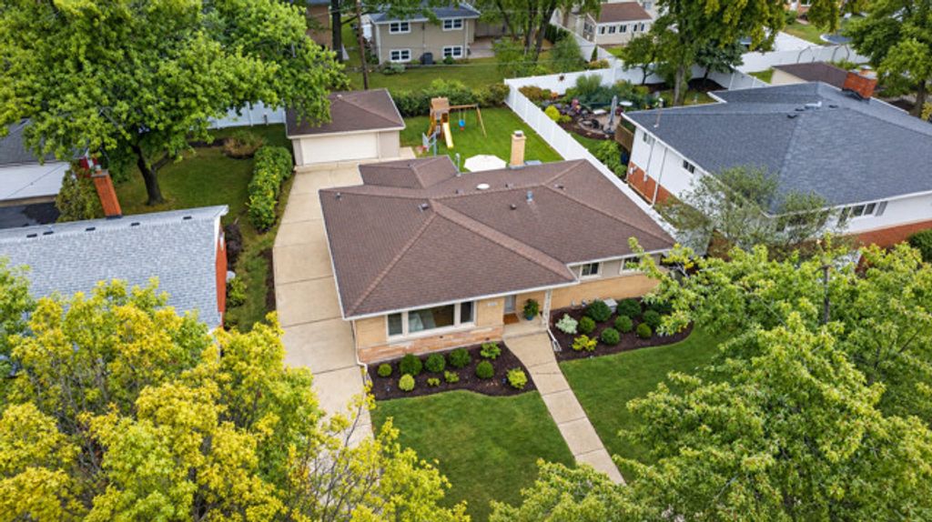 863 S Cedar Avenue, Elmhurst, IL 60126 — photo 2