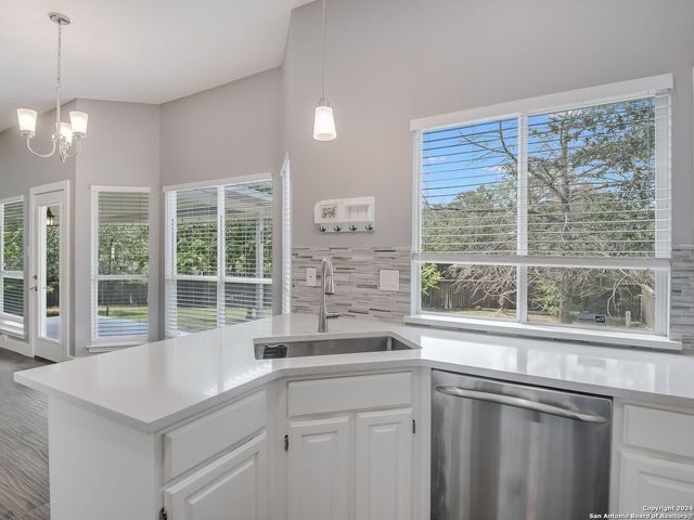 15711 WOLF CREEK ST, San Antonio, TX 78232