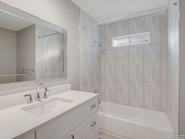 15711 WOLF CREEK ST, San Antonio, TX 78232