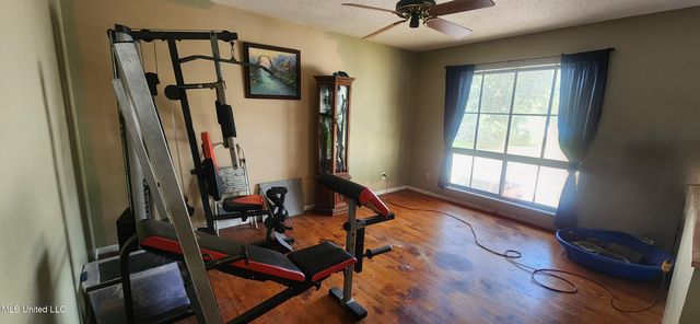 2903 Larchmont Street, Pascagoula, MS 39567