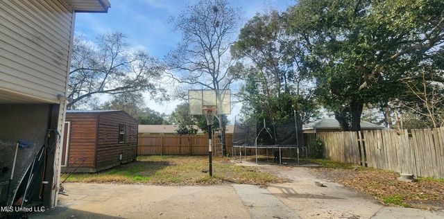 2903 Larchmont Street, Pascagoula, MS 39567