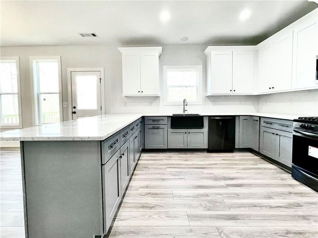 14 Altar Rock Court Court SE, Cartersville, GA 30121