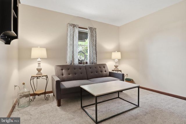 1934 FORGE HEIGHTS LN, Spring Grove, PA 17362