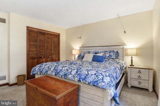 1934 FORGE HEIGHTS LN, Spring Grove, PA 17362