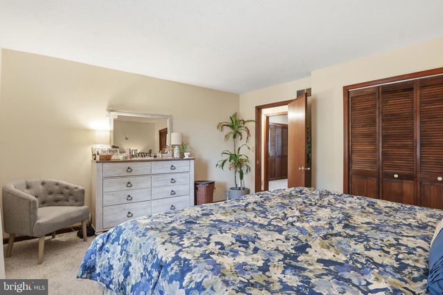 1934 FORGE HEIGHTS LN, Spring Grove, PA 17362