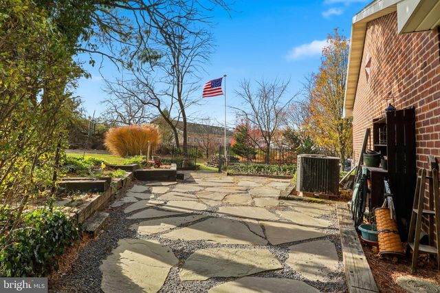 1934 FORGE HEIGHTS LN, Spring Grove, PA 17362