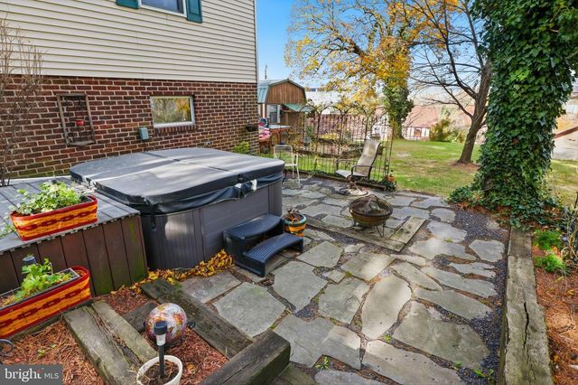 1934 FORGE HEIGHTS LN, Spring Grove, PA 17362