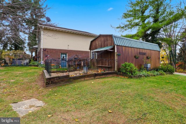 1934 FORGE HEIGHTS LN, Spring Grove, PA 17362