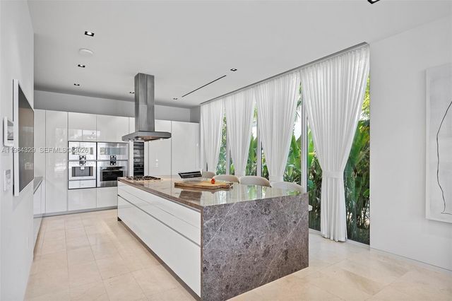 1031 W 48th St 6, Miami Beach, FL 33140