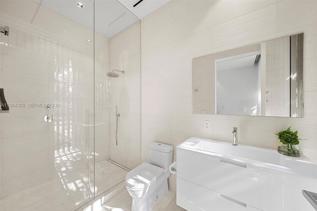 1031 W 48th St 6, Miami Beach, FL 33140