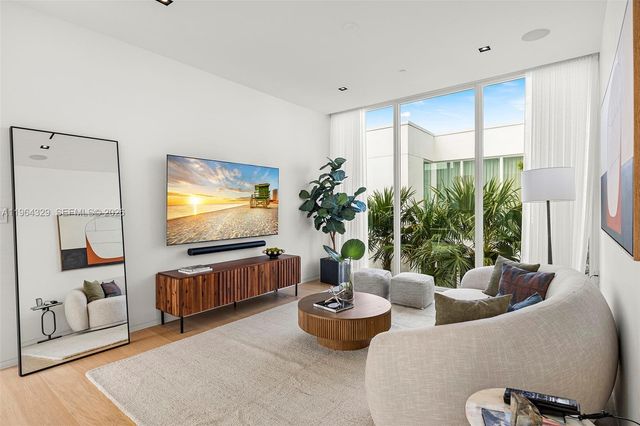 1031 W 48th St 6, Miami Beach, FL 33140