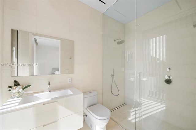 1031 W 48th St 6, Miami Beach, FL 33140