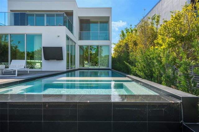 1031 W 48th St 6, Miami Beach, FL 33140