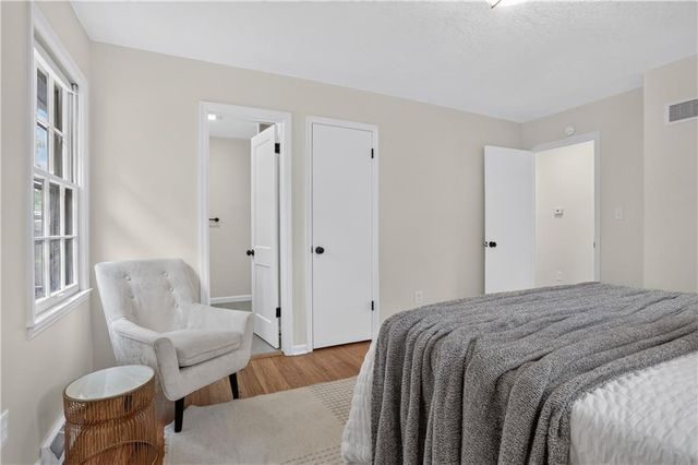 1002 E 79th Street, Kansas City, MO 64131