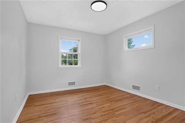 1002 E 79th Street, Kansas City, MO 64131