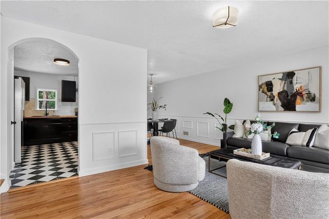 1002 E 79th Street, Kansas City, MO 64131