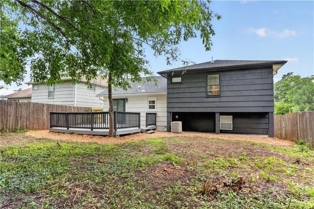 1002 E 79th Street, Kansas City, MO 64131