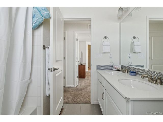 8086 S Grand Baker Way, Aurora, CO 80016