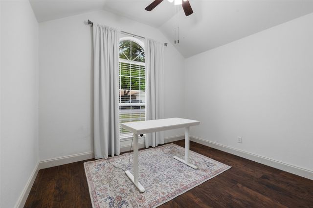 829 Parkwest Boulevard, Saginaw, TX 76179