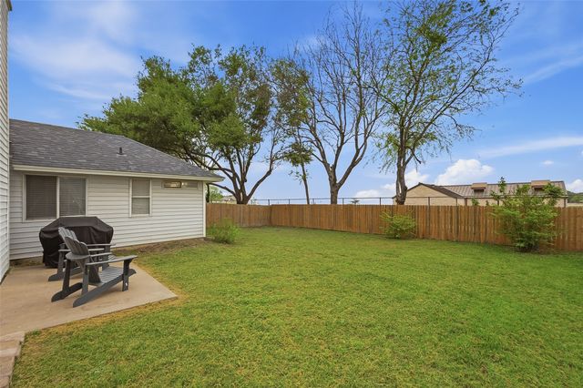 829 Parkwest Boulevard, Saginaw, TX 76179
