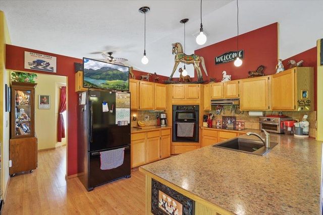 4312 E SINGLETREE Ave Ave, Colbert, WA 99005